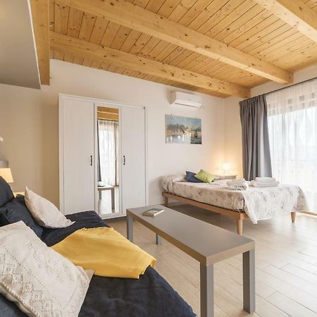 チャンピーノPeperino Attic Flatアパートメント エクステリア 写真