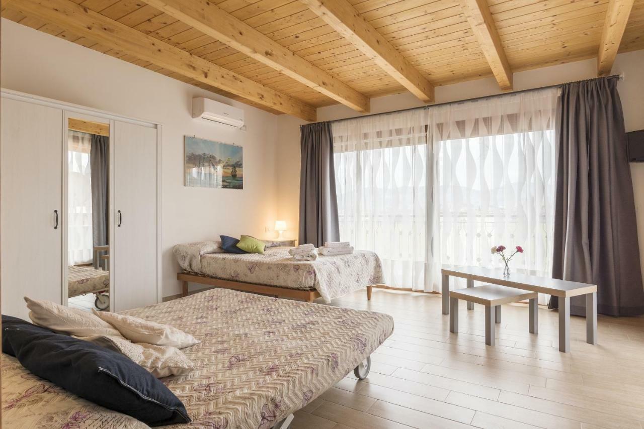 チャンピーノPeperino Attic Flatアパートメント エクステリア 写真
